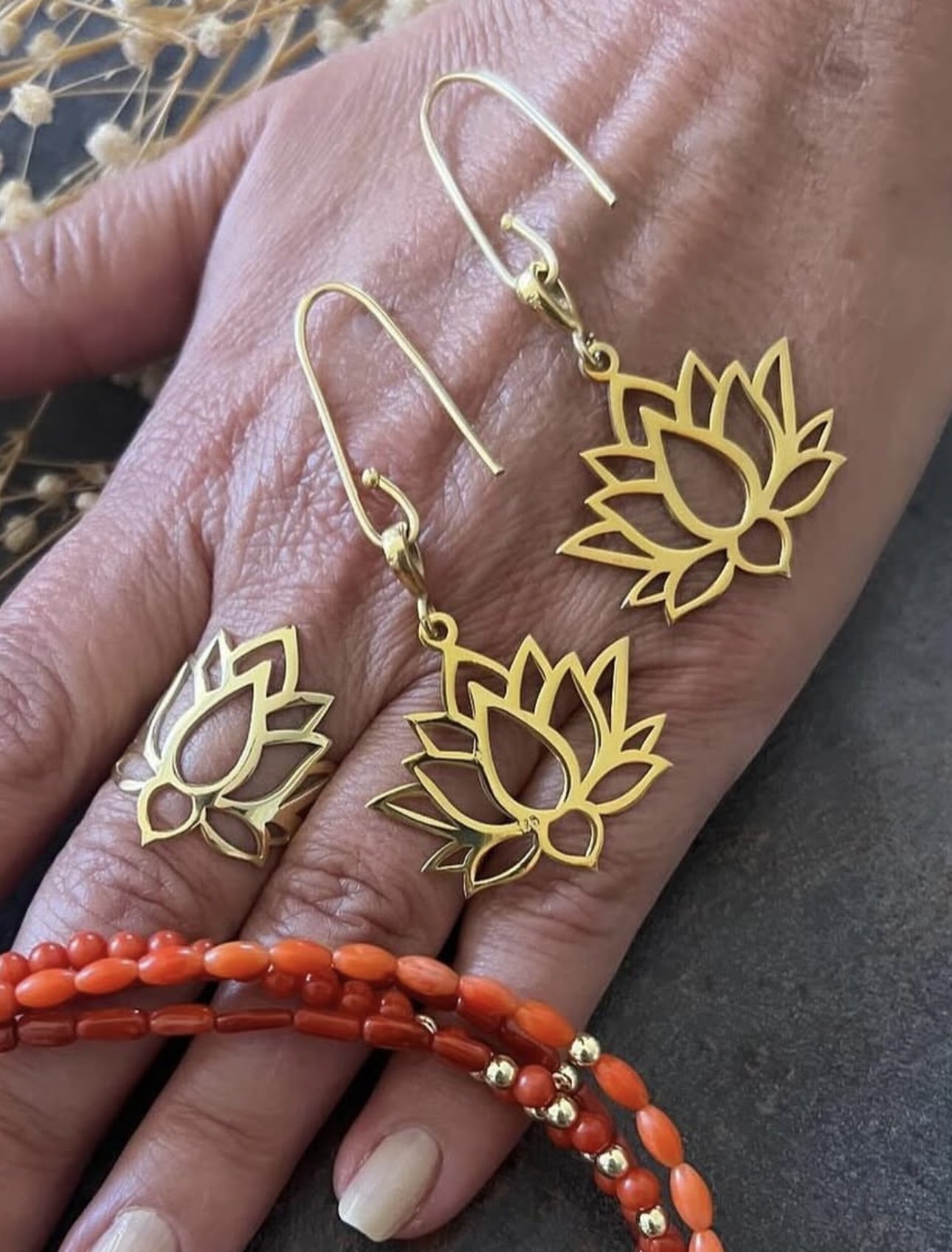 925 Ayar Gümüş Lotus Çiçeği Küpe