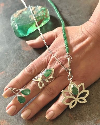 925 Ayar Lotus Çiçeği Zümrüt Taşlı Set