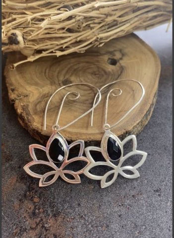 925 Ayar Gümüş Lotus Çiçeği Onix Küpe