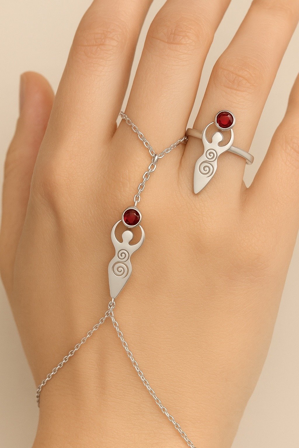 925 Ayar Gümüş Spiral Tanrıça Lal Taşlı Şahmeran