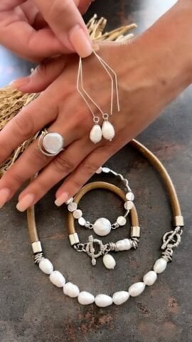 Doğaltaş Gümüş İnci Derili Set