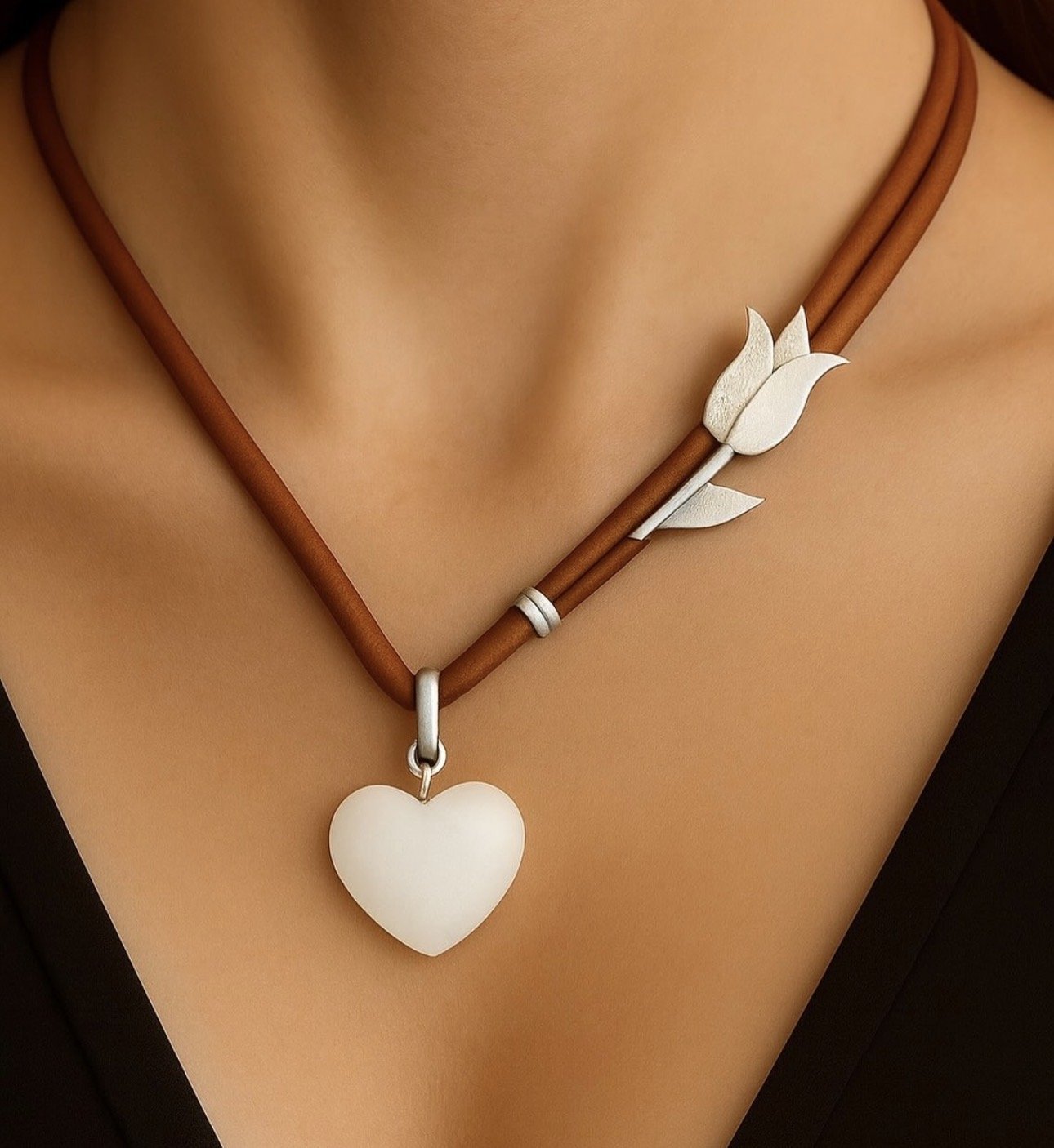 925 Ayar Gümüş Lale Aytaşı Kalp Kolye