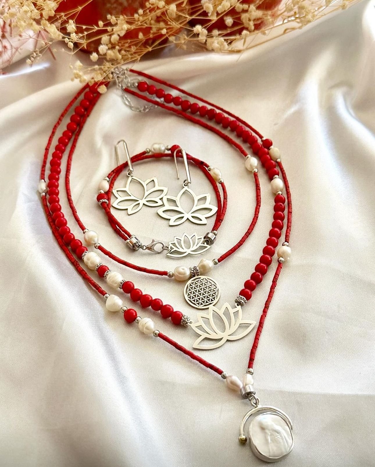 Doğaltaş Gümüş Yaşam Çiçeği Lotus Çiçeği Sedef İnci Kök Mercan Kolye Kombin Bileklik ve Küpe Takı Set