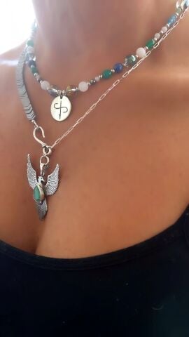 Doğaltaş Gümüş Özel Tasarım Aşk Sembollü Kök Zümrüt Taşlı Anka Kuşlu İkili Kolye Kombin