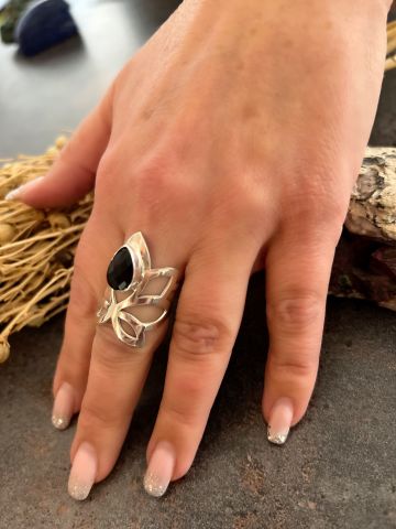 925 Ayar Gümüş Lotus Çiçeği Onix Taşlı Yüzük