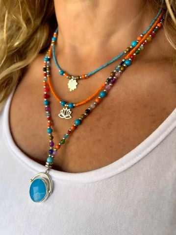 Doğaltaş Gümüş Yonca Lotus Çiçeği Mavi Kuvars Gerçek Taş Kolye Kombin